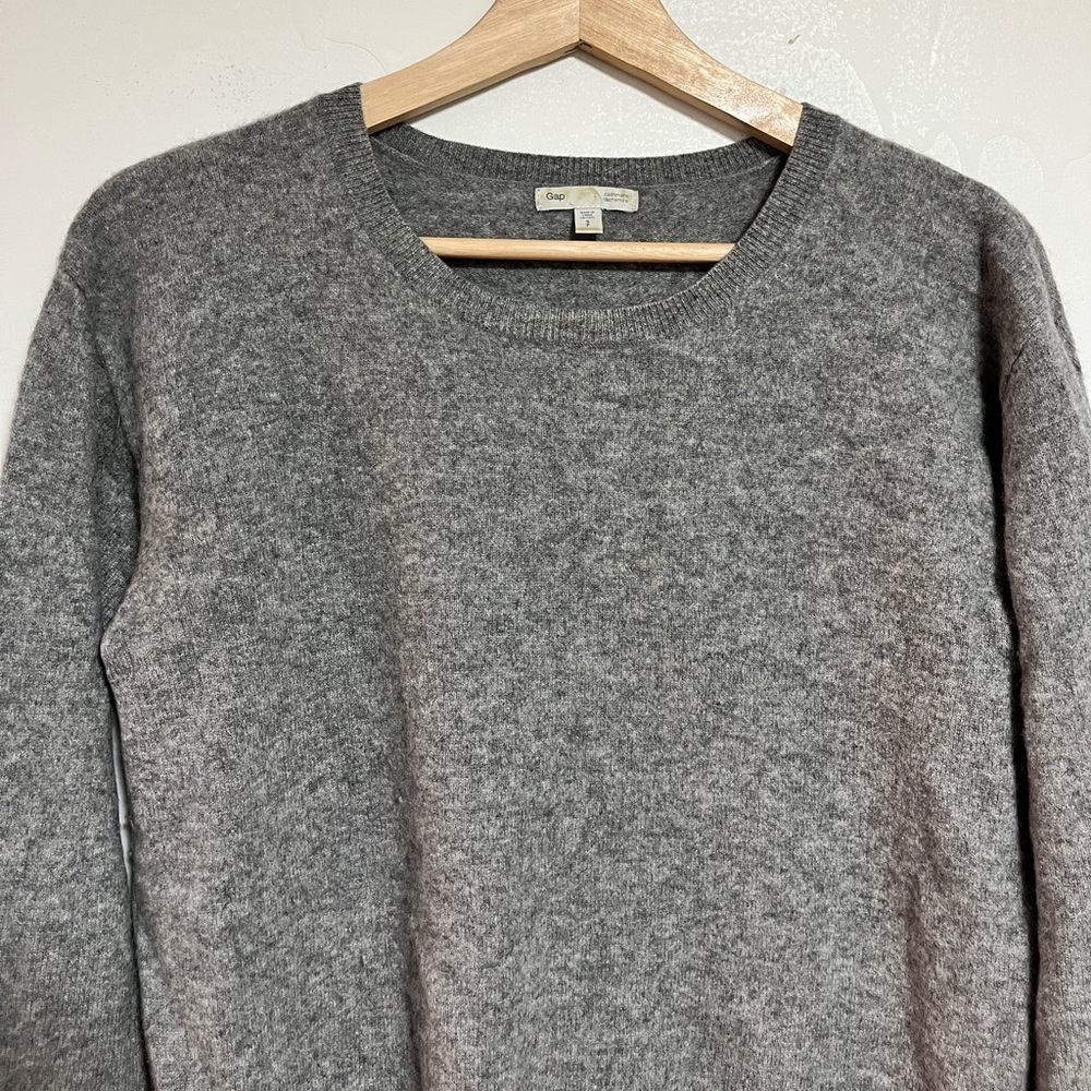Gap 100% Cashmere Grey Sweater - Size Small - Picture 4 of 9